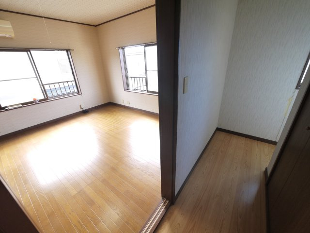 長生郡長生村岩沼　中古戸建の内装|平成7年9月築３DK 2階にもトイレありJR外房線八積駅徒歩約12分2階洋間8帖 軽自動車は2台可能