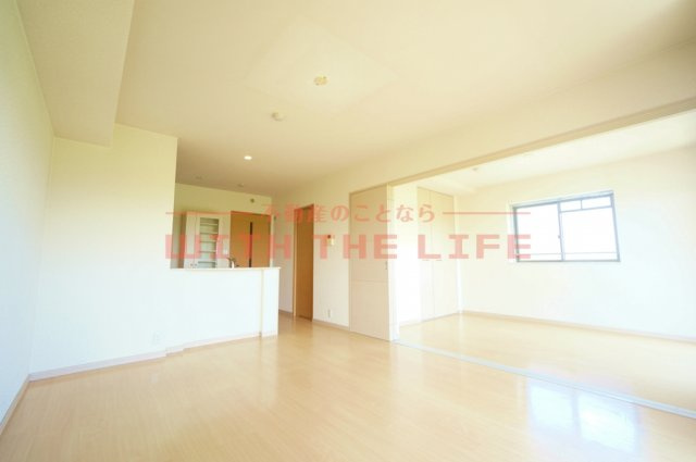 プレリュード【キャッシュバック対象物件】の居間・リビング|ゆったり過ごせるリビングです