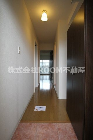 グランデハイツ平江の玄関|明るい玄関です