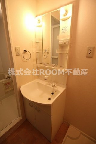 グランデハイツ平江の洗面所|忙しい朝には欠かせない洗面所です