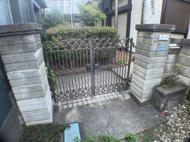 上峰1丁目貸家のエントランス