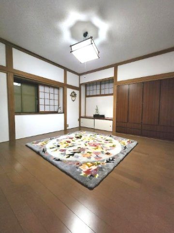 大網白里市細草　中古住宅の洋室|敷地約319坪 5LDKK 別棟に物置居宅付　洋間約13帖 和室10帖 家庭菜園・ドックラン可能