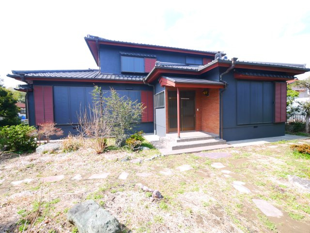 大網白里市細草　中古住宅の外観|敷地約319坪 5LDKK 別棟に物置居宅付　洋間約13帖 和室10帖 家庭菜園・ドックラン可能