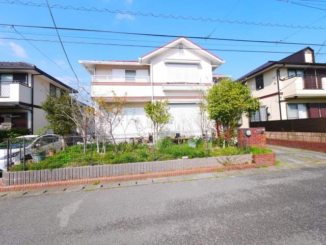 大網白里市ながた野2　中古戸建の前面道路含む現地写真|４LDK 都市ガス上下水 南道路 JR外房線永田駅徒歩約8分 