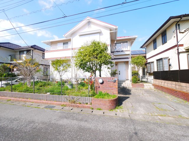 大網白里市ながた野2　中古戸建の前面道路含む現地写真|４LDK 都市ガス上下水 南道路 JR外房線永田駅徒歩約8分 