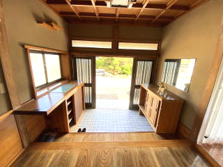 いすみ市新田野　中古戸建の玄関|和風2階建5LDK9.2万円賃貸中　平成16年7月築2LDK平家6万円賃貸中 敷地約339坪 