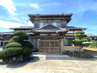 【外観】 | いすみ市新田野　中古戸建 | 和風2階建5LDK9.2万円賃貸中　平成16年7月築2LDK平家6万円賃貸中 敷地約339坪 