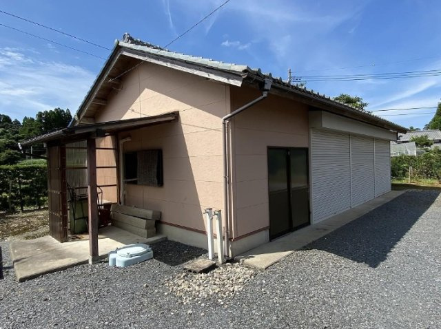 いすみ市新田野　中古戸建の外観|和風2階建5LDK9.2万円賃貸中　平成16年7月築2LDK平家6万円賃貸中 敷地約339坪 