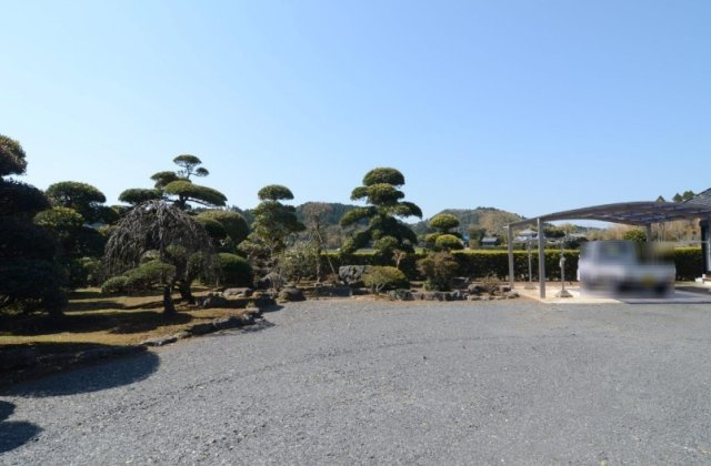 いすみ市新田野　中古戸建の庭|和風2階建5LDK9.2万円賃貸中　平成16年7月築2LDK平家6万円賃貸中 敷地約339坪 