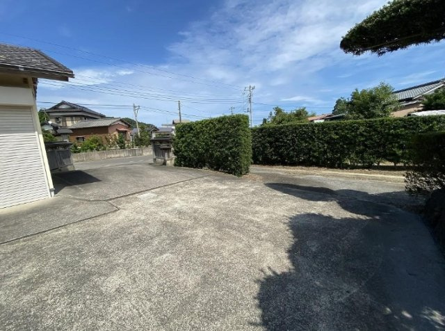 いすみ市新田野　中古戸建の庭|和風2階建5LDK9.2万円賃貸中　平成16年7月築2LDK平家6万円賃貸中 敷地約339坪 