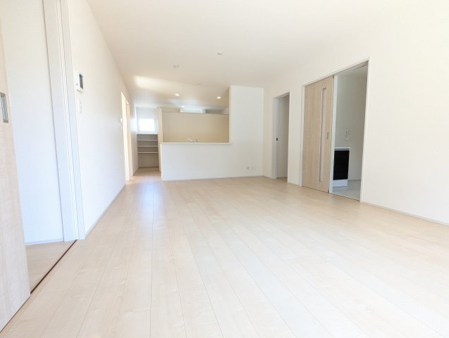 北茨城市平潟町　1期の居間・リビング|一日の長い時間を過ごすリビング♪自然と家族が集まれる空間！家族団らんの時間を優しく見守るリビング