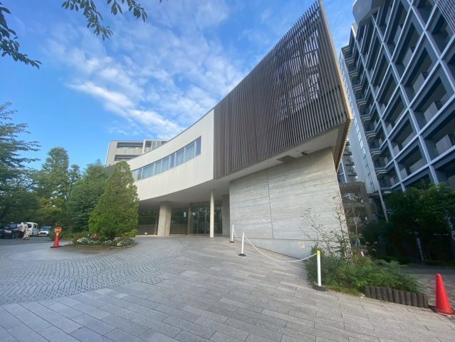 プライズ・ヒル3番館のエントランス