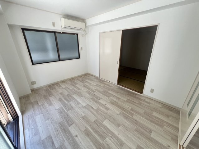 旭が丘伸和ハイツの居間・リビング