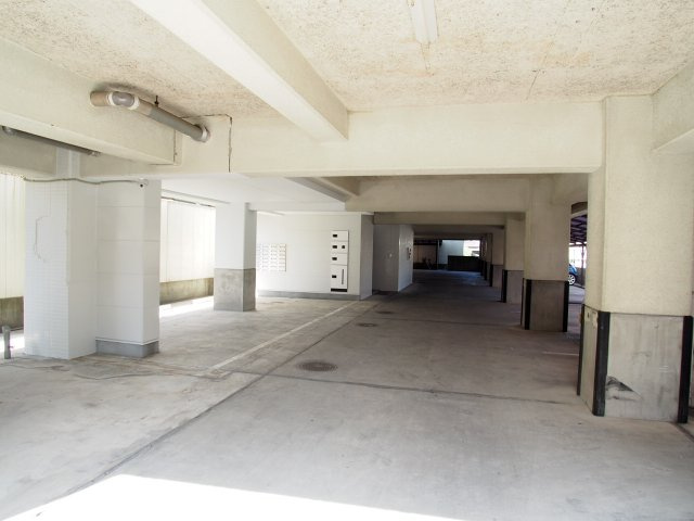 パラッツォ櫛原の駐車場|駐車スペースもあります