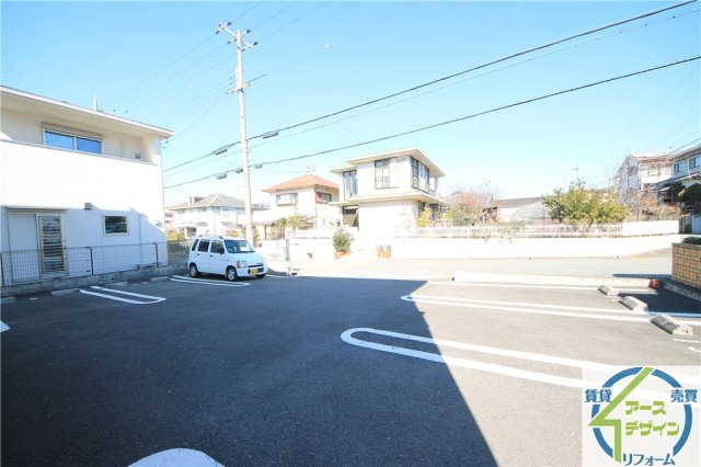 シエロクールBの駐車場