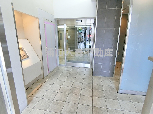 カスタリア大森Ⅱ@仲介手数料無料のエントランス|防犯カメラTVモニター付オートロック宅配ｂOXメールBOX