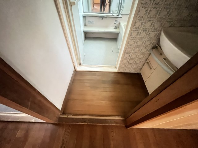 川向町貸家の洗面所