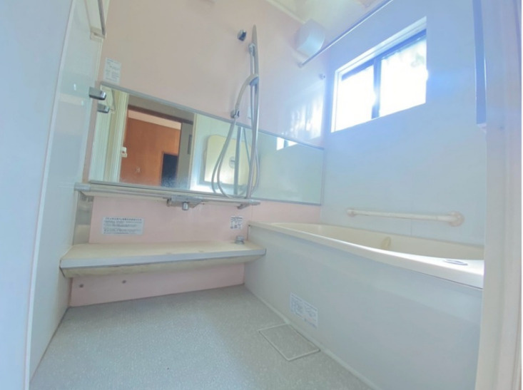 川向町貸家の浴室