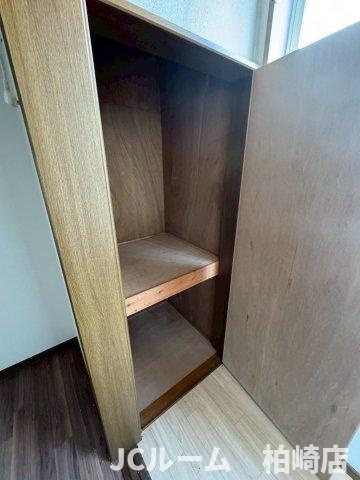 柏崎市半田１丁目のアパートの収納