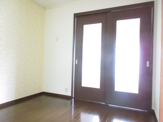 シティハイム　平井の居間・リビング|★スライドの扉を開けてLDKとしての使用も★