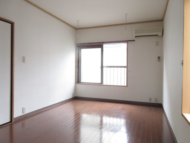 シティハイム　平井の居間・リビング|★明るいフローリングのお部屋です★