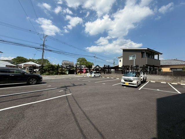 Miracle Gardenの駐車場