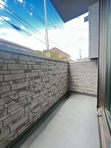 エテルナコート総持寺のバルコニー