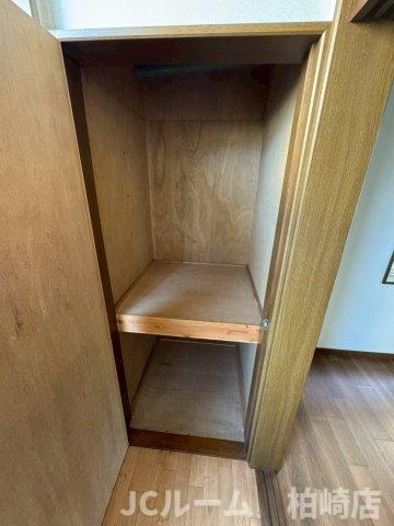 柏崎市半田１丁目のアパートの収納