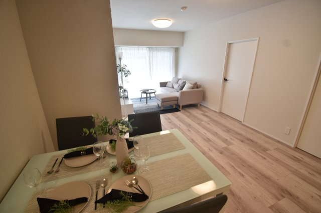 スワローハイツ山荘通の居間・リビング