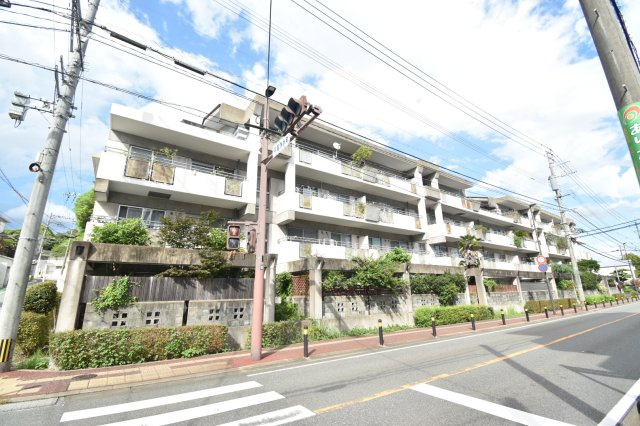 スワローハイツ山荘通の外観