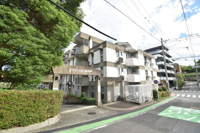 スワローハイツ山荘通の外観