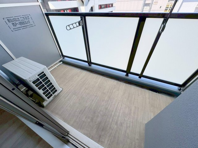 スプランディッド新大阪WESTのバルコニー