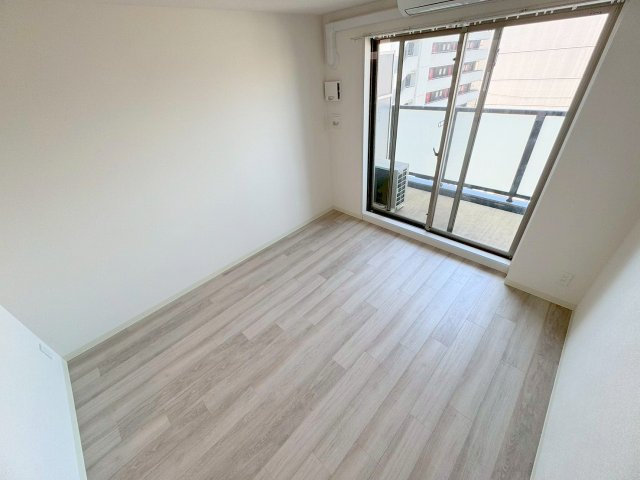 スプランディッド新大阪WESTの居間・リビング