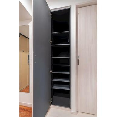 プレジオ日暮通の玄関