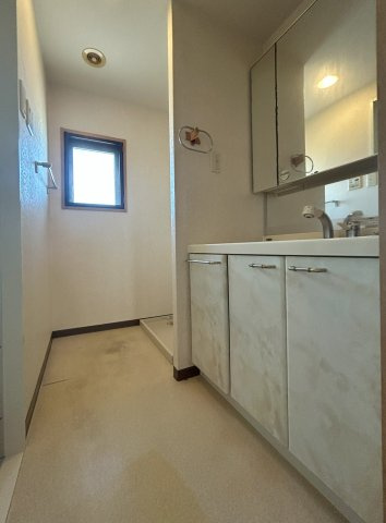 シャルマンフジソフィア泉大津駅前の独立洗面台|洗面室