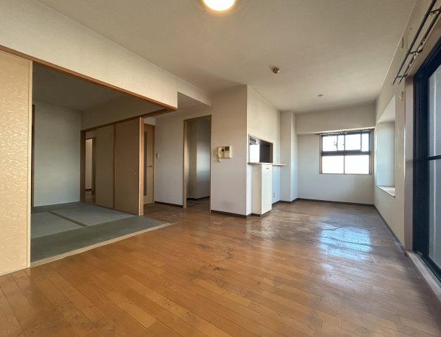 シャルマンフジソフィア泉大津駅前の居間・リビング|LDK約15.0帖