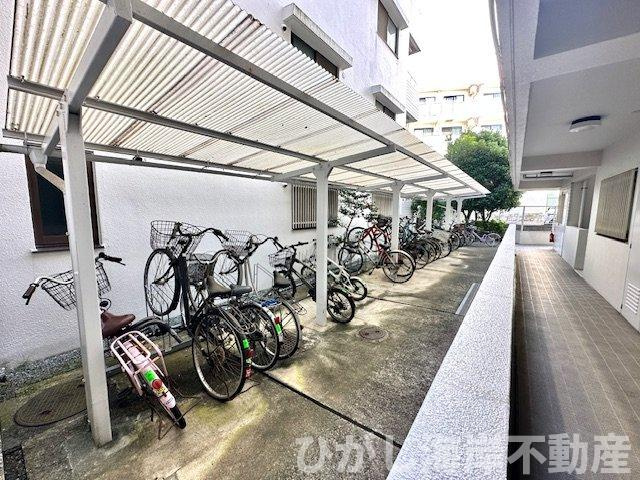ライツ茅ケ崎の駐車場|敷地内駐輪場