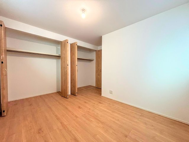 栄区飯島町　新築戸建ての収納|◆暮らし心地を大きく左右する収納を、適材適所に配置し使い勝手を考慮しました。空間を余すところなく有効利用した収納は生活空間をより上質なものにしてくれるでしょう。
