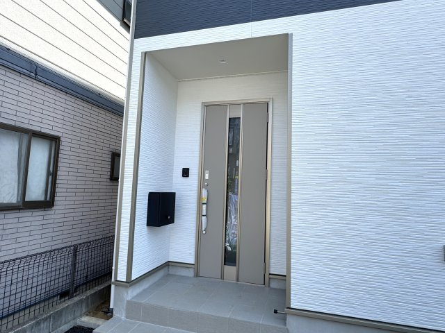 柏市新富町２丁目新築戸建【旭小学校：6分】のエントランス|エントランス・玄関ポーチ