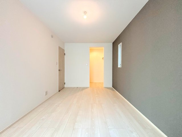 栄区飯島町　新築戸建ての洋室|◆気持ちの良い風が室内へ入り込む居室。家具を配置しても広々ご利用いただけます！！
