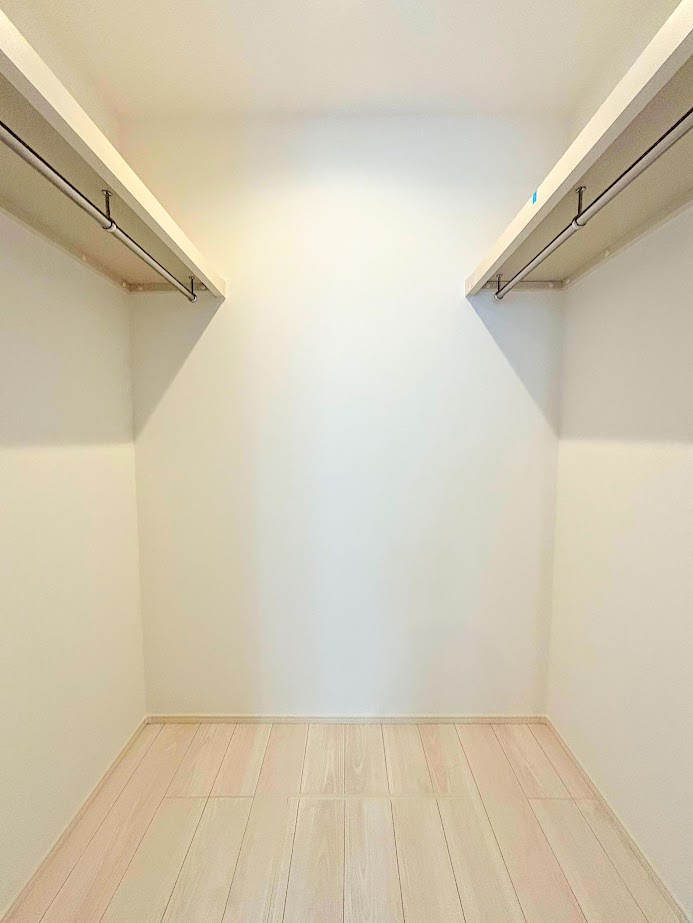 栄区飯島町　新築戸建ての収納|◆大容量のウォークインクローゼットがあれば、室内にタンスなどを置かなくて済み、室内がスッキリします！
