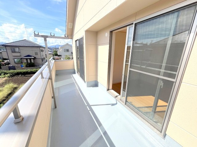 あきる野市牛沼　中古戸建　のバルコニー