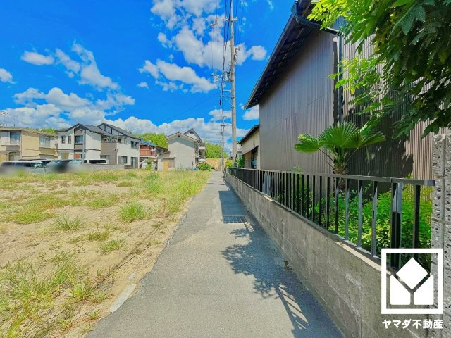 伏見区久我石原町の前面道路含む現地写真