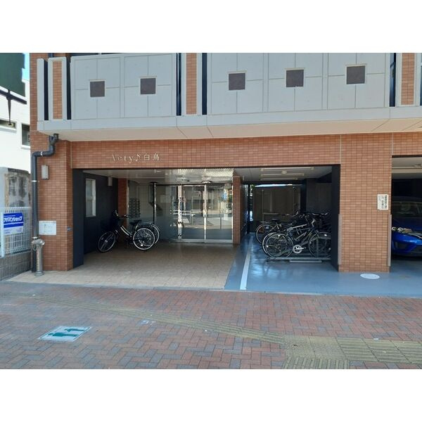 アクティ♪白鳥　名古屋市賃貸　仲介手数料無料のエントランス