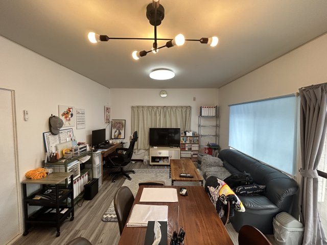 徳島市新浜町一丁目の居間・リビング