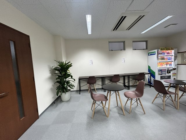 ほうらいやビル　新館のロビー