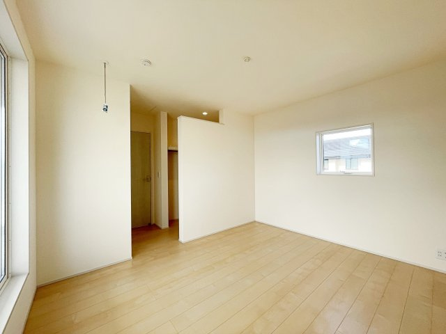 新築戸建　福島市北沢又下台第2　北沢又小・信陵中の洋室|2面採光で陽射しがたっぷり差し込む明るい洋室です！