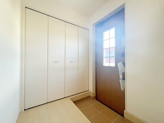 新築戸建　福島市北沢又下台第2　北沢又小・信陵中の玄関|可動棚付きなので物の大きさによって高さを変えられるので便利！