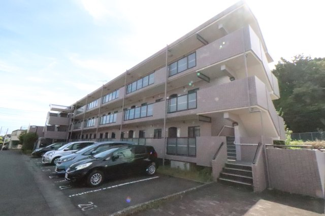 フォレストヒル緑園の駐車場