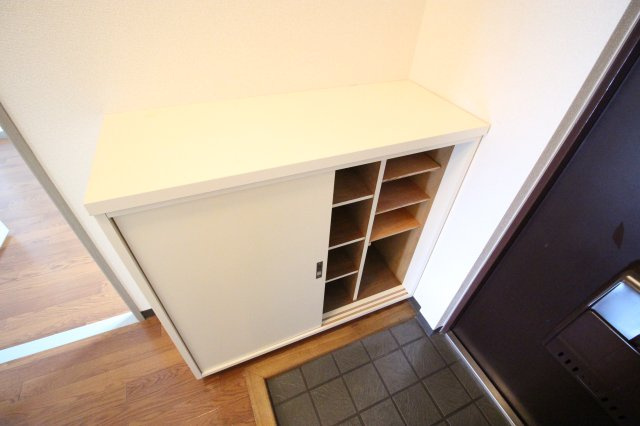 フォレストヒル緑園の収納|別号室の同仕様の参考写真です。